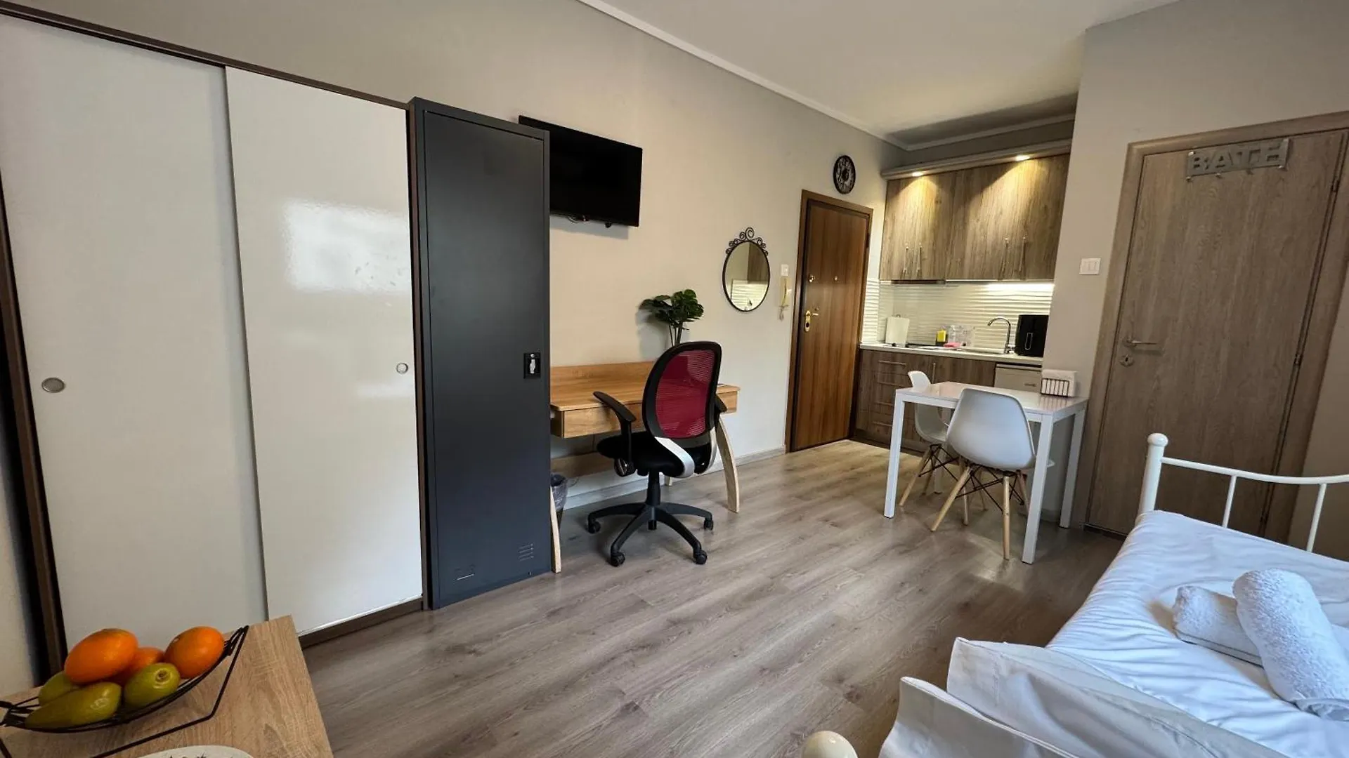 Apartament Work From Home Project Saloniki